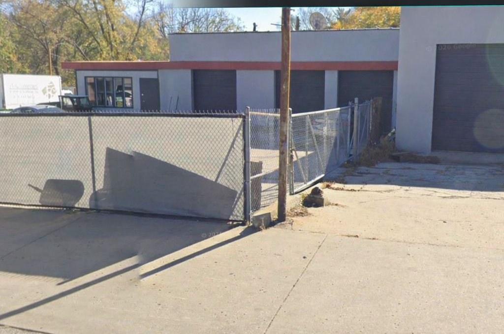 Fachada del taller Synergy Auto Solutions en 2905 Brown Ave, Kansas City, KS 66104